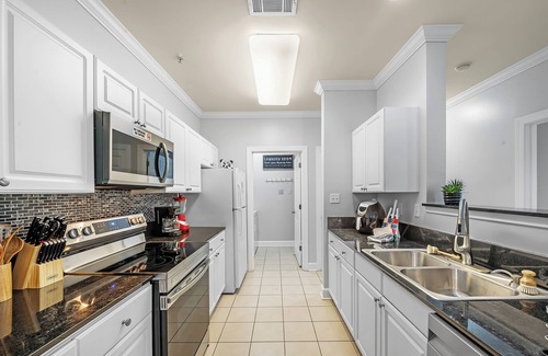 Foley Condo | Newly Renovated Condo Minutes from The Beach, OWA Water Park and Tanger Outlets
