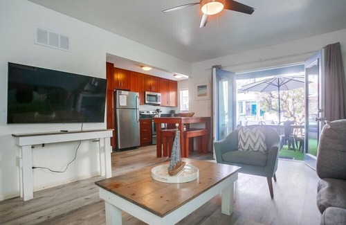 Central Mission Beach Apartment | Newly Renovated Condo - Close to Everything!