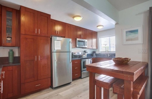 Central Mission Beach Apartment | Newly Renovated Condo - Close to Everything!