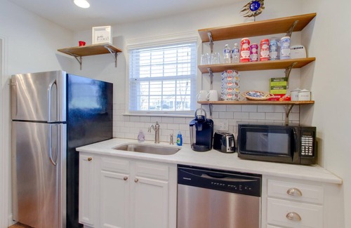 Woodbine House | Newly Renovated Cottage Minutes From Downtown!