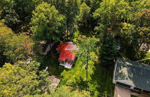 Baldwin House | Newly Renovated Cottage on Wolf Lake
