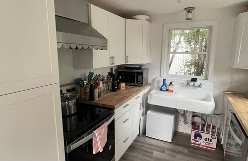 Montauk Cottage | Newly Renovated Cottage Across from the Ocean, Walk or Hampton Hopper to Town!