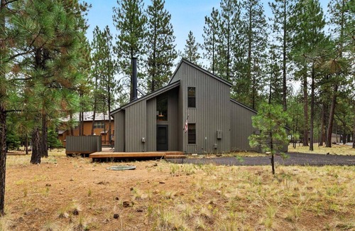 Black Butte Ranch Cabin | Newly renovated cozy cabin in charming Black Butte Ranch