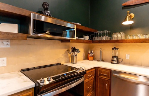 Negreet Cabin | Newly Renovated, Cozy Mid-Lake Cabin; Sleeps 10