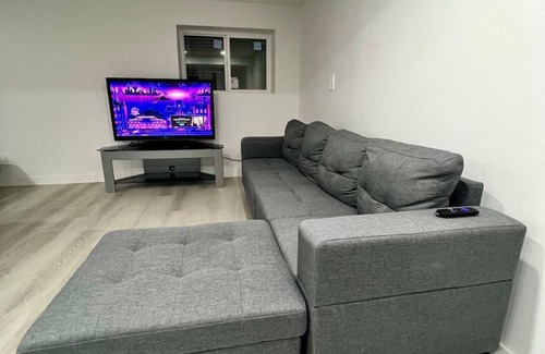 Calgary House | Newly Renovated Cozy secondary suite