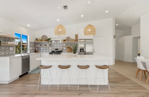 Indio House | Newly renovated DESERT RETREAT *Private oversized Pool* Walk to Stagecoach