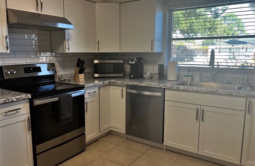 South Venice House | Newly renovated, family and dogs friendly home, 5 miles from the Venice beach!