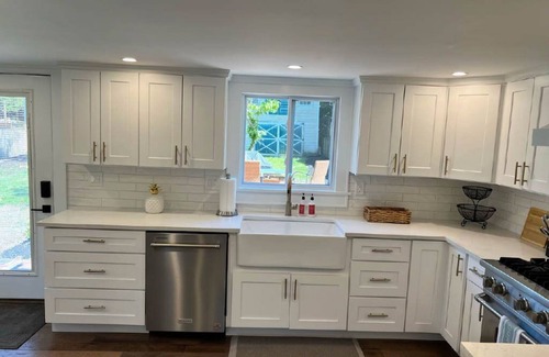 Greenport House | Newly renovated farmhouse - steps to Greenport Village