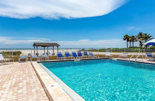 Siesta Key Villa | Newly renovated. Gulf-side condo. Your own private beach directly on Siesta Key.