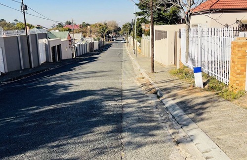 Greater Johannesburg Metropolitan Area House | Newly Renovated House Close To The Heart Of CBD