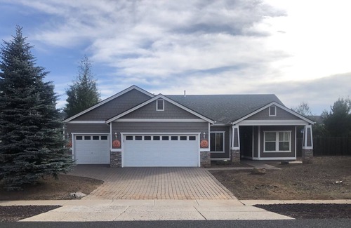 Bellemont House | Newly renovated home in Pines ~ The perfect family vacation with comfort!