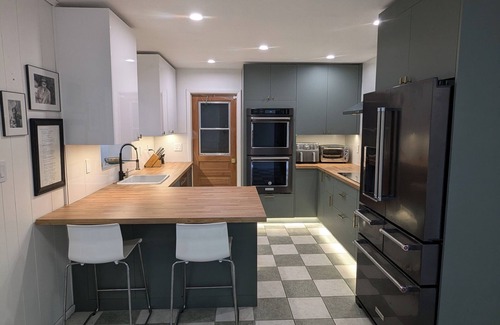 Lakeland House | Newly renovated home with a pool in the heart of south Lakeland.