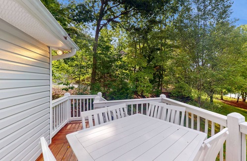 Blairsville House | Newly renovated house with hot tub, wifi, private dock + lake views