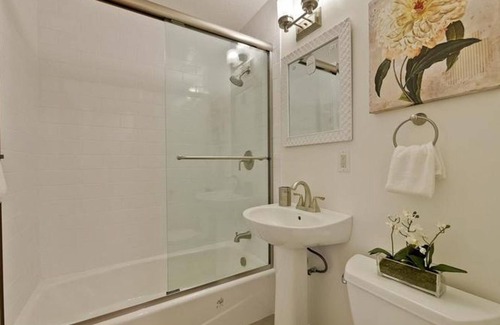 Santa Clara House | Newly renovated house in the heart of silicon valley