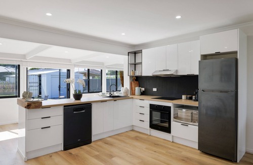 Surf Beach House | Newly renovated interior, modern contemporary