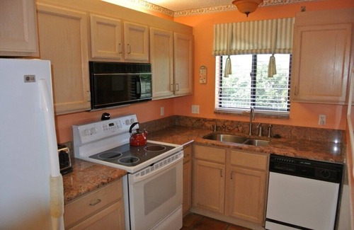 Bella Vista House | *Newly renovated* Jupiter Retreat Walk to beach, shops 3 BR 2.5 Ba