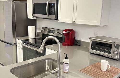 Kings Lake Condo | Newly Renovated Lovely Cozy 2-Bed/2bath Condo near Downtown Naples
