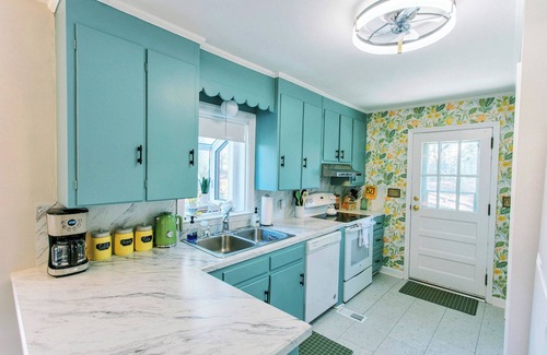 Fuquay-Varina House | Newly Renovated Mid-Century Home. Walk to Downtown Fuquay. Close to Raleigh.