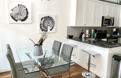 Canmore Condo | Newly Renovated! Marvellous Poolside Chalet - Pool & Hot Tub - Pet Friendly