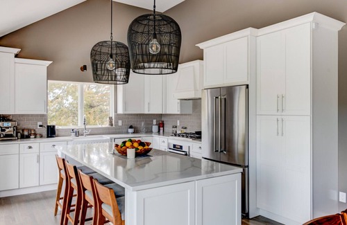 Shinnecock Hills House | Newly Renovated, Modern home with pool, cathedral ceilings, open-floor.