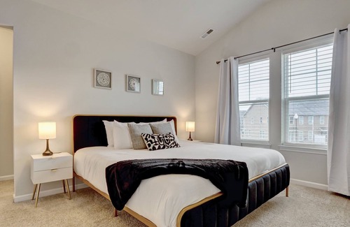 Murraysville House | Newly Renovated! Modern Beach Getaway w/ Game Room