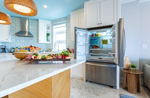 Nassau Condo | Newly Renovated Modern 2BR - Next to Baha Mar