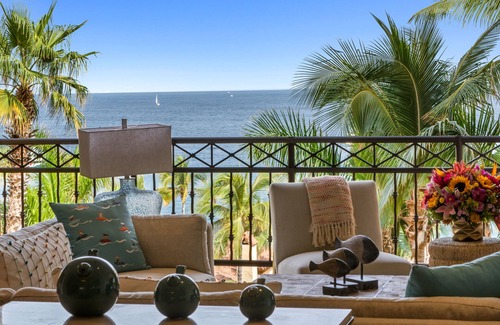 El Medano Ejidal Condo | Newly Renovated, 3rd FLR Ocean View 1 BR/1.5 BA in Bldg. 5