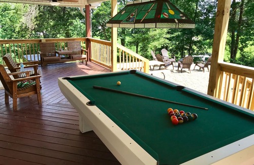 Dandridge House | Newly Renovated, NEW ADDITION, PATIO & Dockable LAKEFRONT Home - Douglas Lake