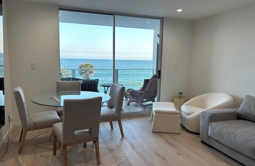 Eastern Malibu Condo | NEWLY RENOVATED Ocean Front Carbon Beach Malibu Escape