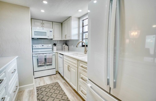 Park Shore Condo | Newly Renovated Park Shore Resort Deluxe Suite 238
