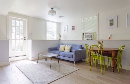 Egleston Square Apartment | Newly renovated pet friendly apt by parks and train!