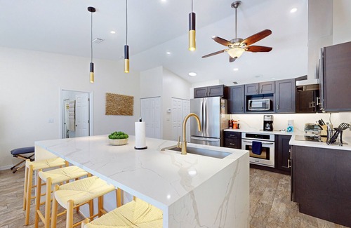 Willoughby Acres House | Newly renovated retreat near pristine beaches with private pool & deluxe hot tub