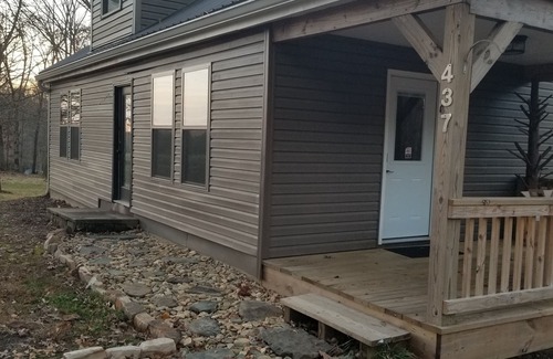 Olin Cottage | Newly renovated rustic cottage in Northern Iredell County NC