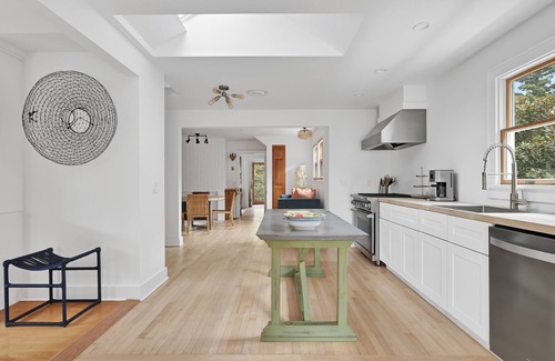 Village of Southampton House | Newly renovated Southampton Village mini-complex