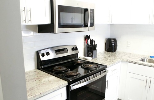 Forest Park Apartment | Newly Renovated Stay Minutes From Airport & City