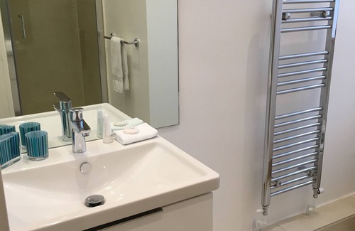 Campden Apartment | Newly Renovated Studio Notting Hill/Kensington, Wifi and near Hyde Park