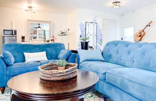 Pearland House | Newly Renovated Texas Style Studio