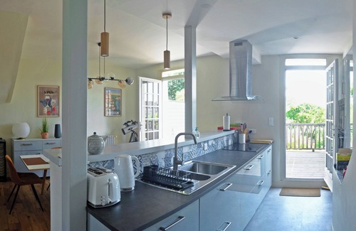 Bergerac House | Newly renovated three storey Townhouse with garden, pool and lovely sun terrace.