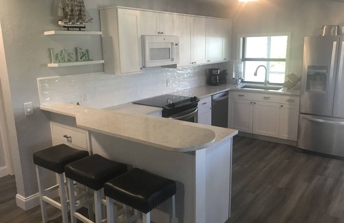 Bonita Shores House | Newly Renovated gulf access private duplex