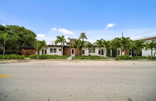 Victoria Park Apartment | Newly Renovated Coastal 1-Bedroom Near the Beach in Las Olas