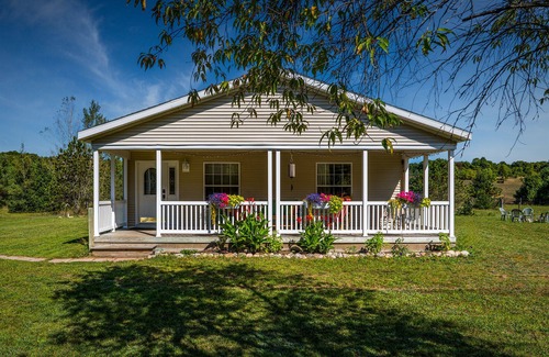 Harbor Springs House | Newly renovated country home in the middle of Paradise!