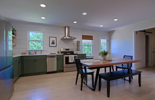 Hendersonville House | Newly Renovated Mountaintop Home w/Amazing Views and Sunsets