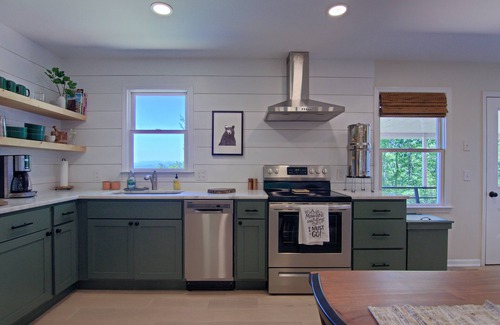 Hendersonville House | Newly Renovated Mountaintop Home w/Amazing Views and Sunsets