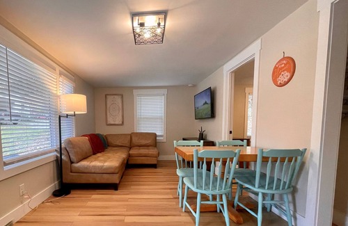 Mountain Home House | Newly renovated charming & cozy private country getaway - Hendersonville