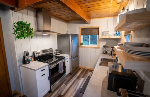 Mi-Wuk Village Cabin | Newly Renovated Cabin in the Midst of Mountain Fun