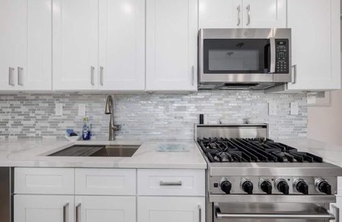 North Cape May House | Newly Renovated Bayside Rental! Just steps away from the beach!