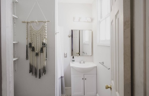 Metropolitan House | Newly Renovated Victorian Home in Downtown SAV