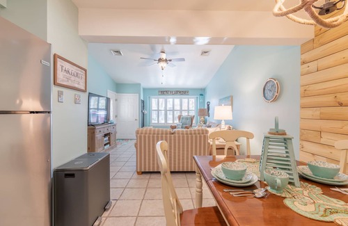 Village Green House | Newly renovated Village Green Quad within walking distance to the harbor.