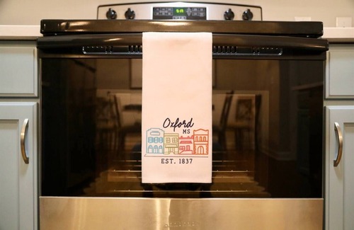 Oxford Condo | Newly Renovated! Walk to the Vaught from "The Powder Blue Perch"