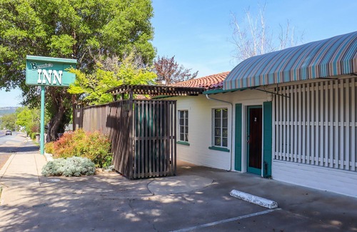 San Andreas House | Newly Renovated Warm and Cozy Lodge at Gold Country Inn